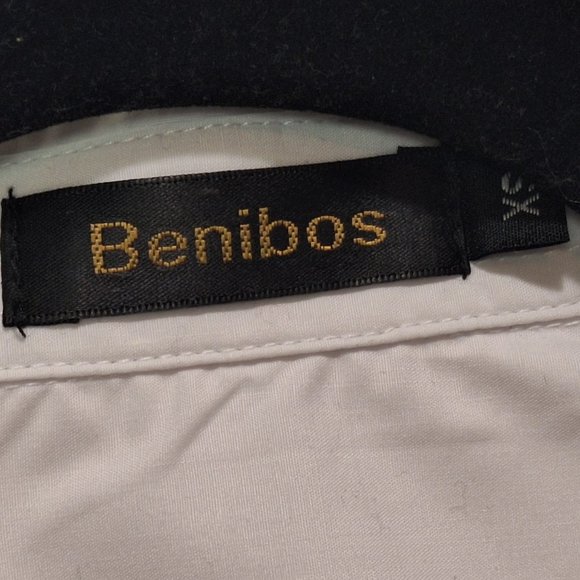 NWOT White Collared Button Down Shirt - Picture 4 of 4